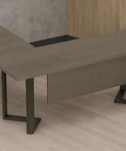 Upgrade your workspace with the modern office table AK-05 from Queens Arts & Trends, Philippines. Sleek, durable, and perfect for productivity.